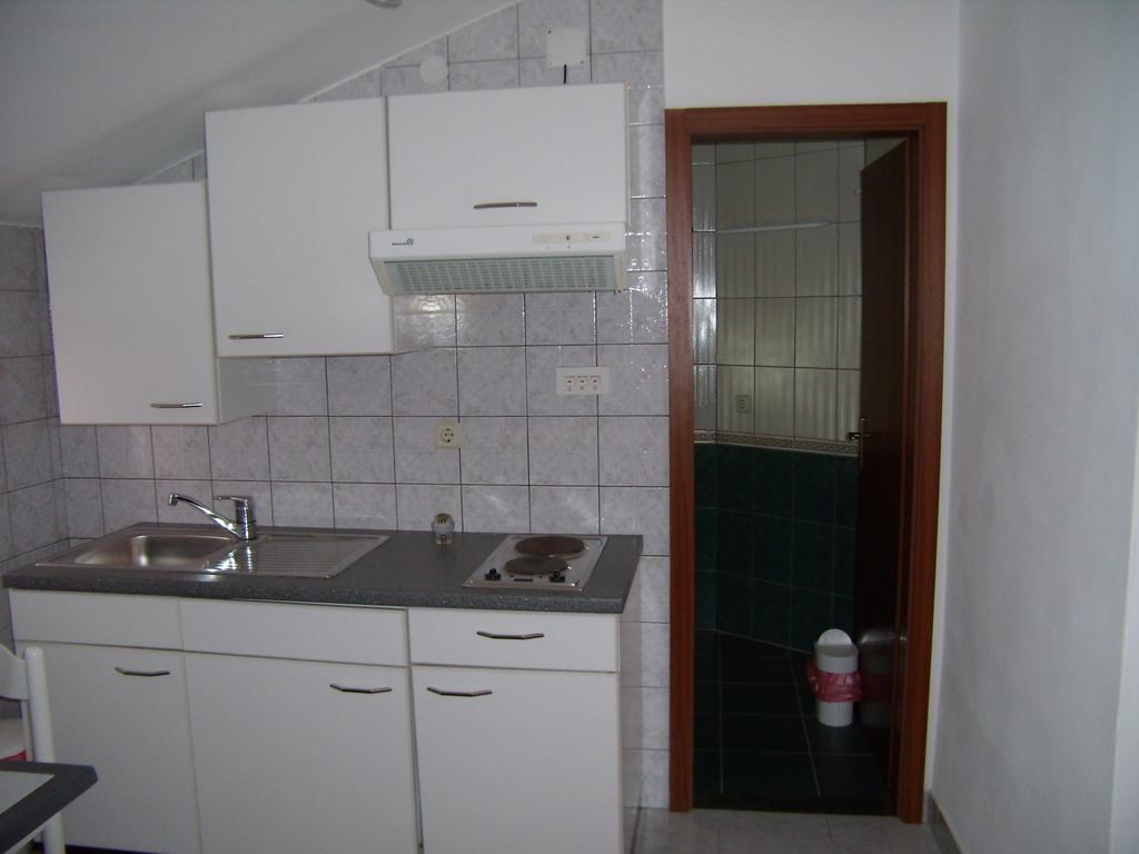 Apartment Zelenčić Kali Kamer foto